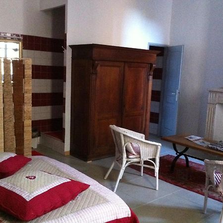 Bed and Breakfast Le Richelieu Юзес Екстер'єр фото