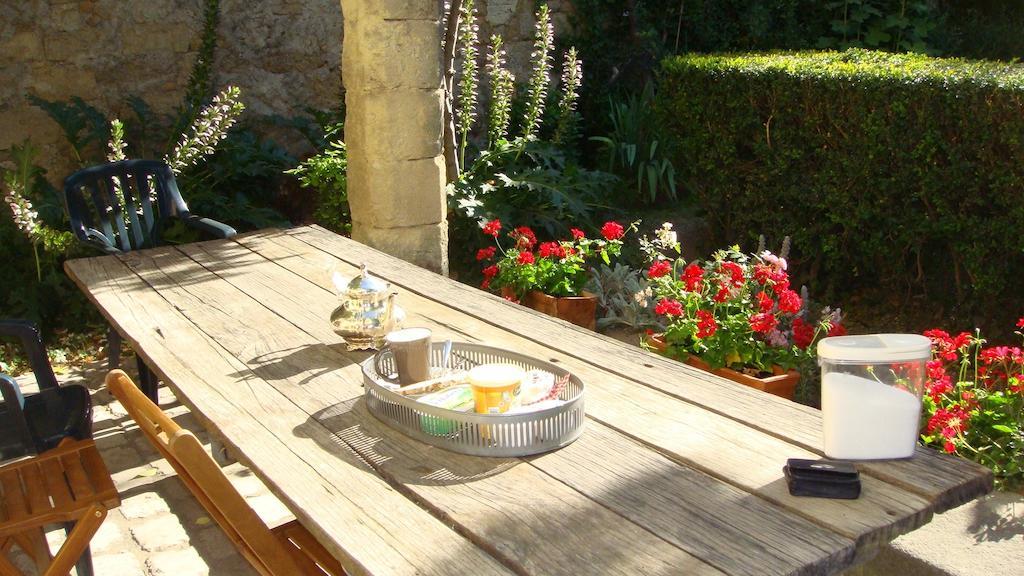 Bed and Breakfast Le Richelieu Юзес Екстер'єр фото